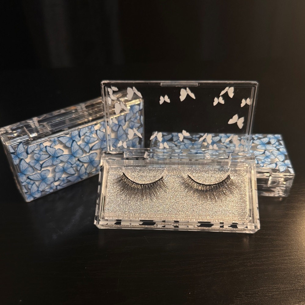 Luxurious sealed mink lashes in « Sweet » by SkyLux Lashes